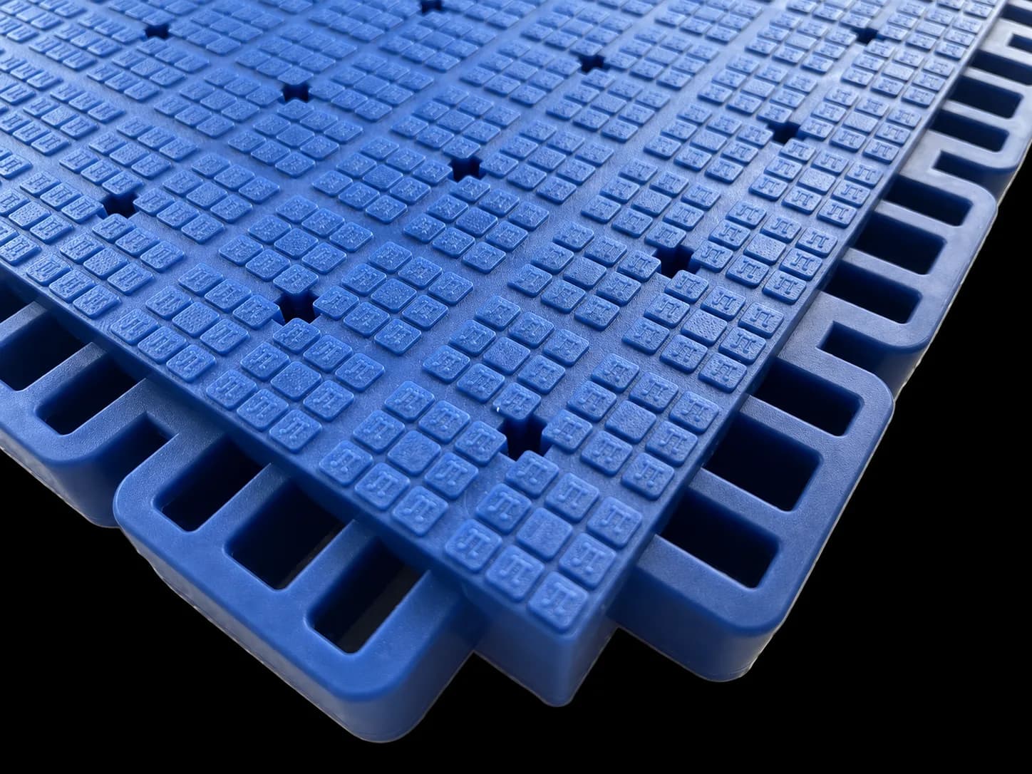 Close view of modular sport tile suspension base